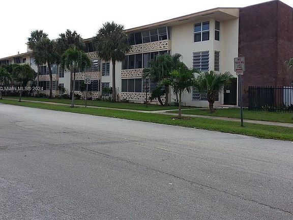 2nd image of 1600 NE 114th St APT 302