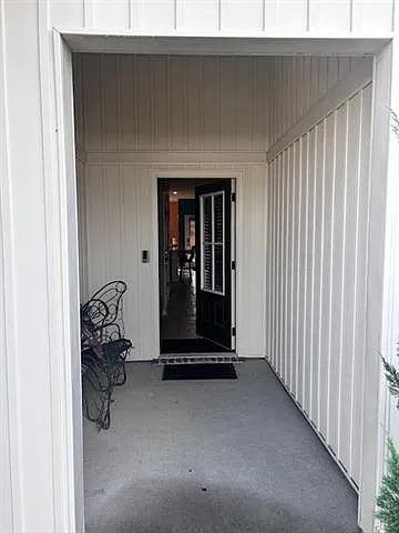 3 bed, 2.0 bath, 1461 sqft, $2,350 — Photo 2