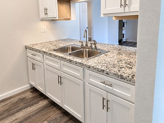 3rd image of 3305B Myrle St #3305-B