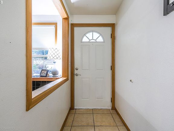 2nd image of 14504 NE Douglas Fir Ct