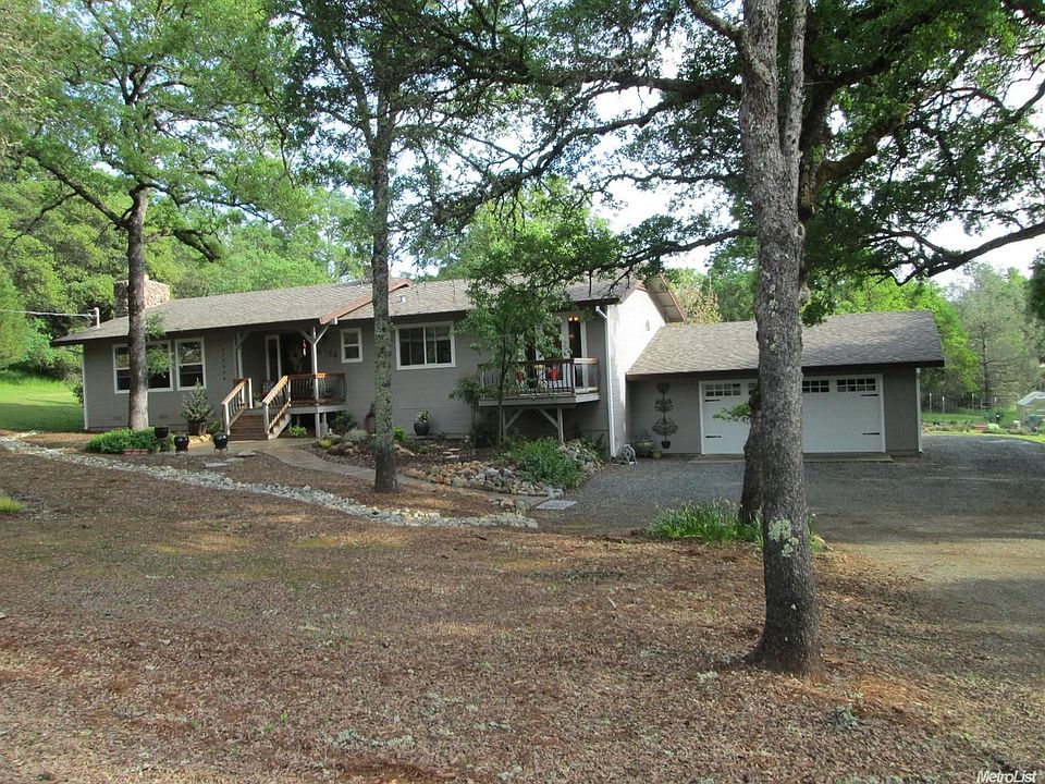 1st image of 4164 Helen Ln