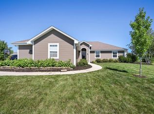 518 S Buth Rd, Dousman, WI 53118
