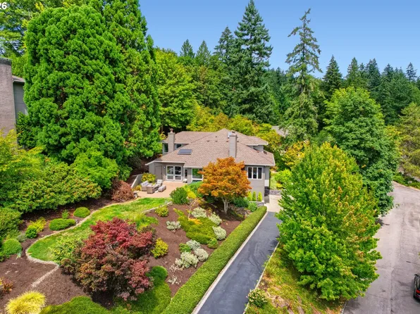 2677 SW 64th Pl, Portland, OR 97225