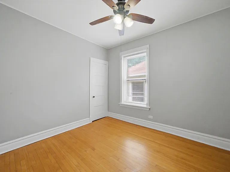 1915 W Lunt Ave #2 — Photo 14