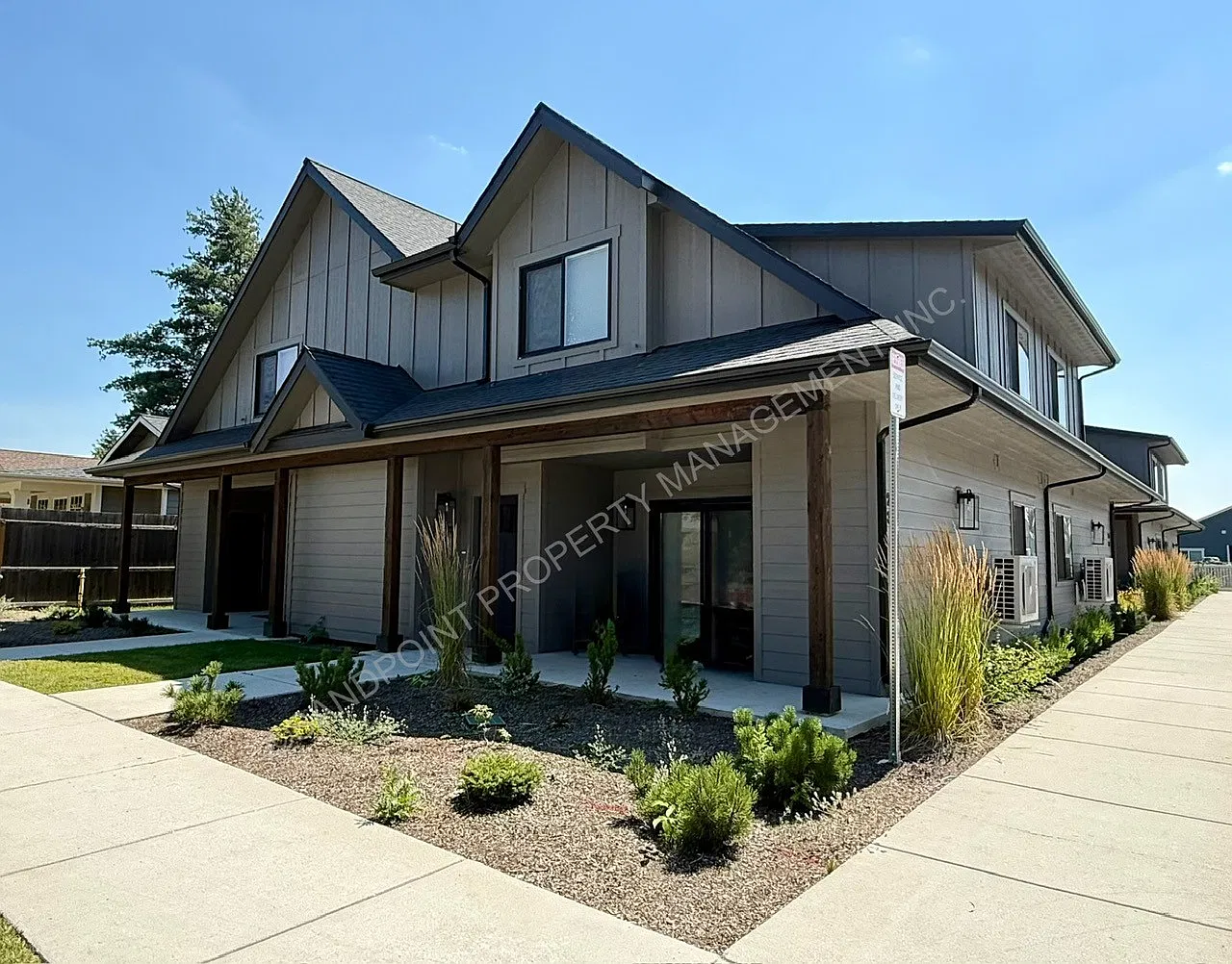 2 bed, 1.5 bath, 938 sqft, $1,795 — Photo 3