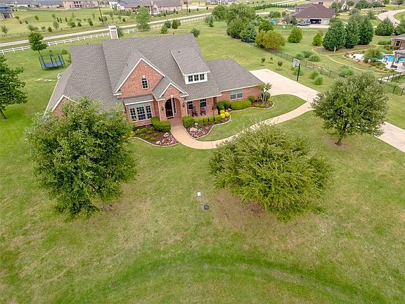 3rd image of 1650 Zilker Ct