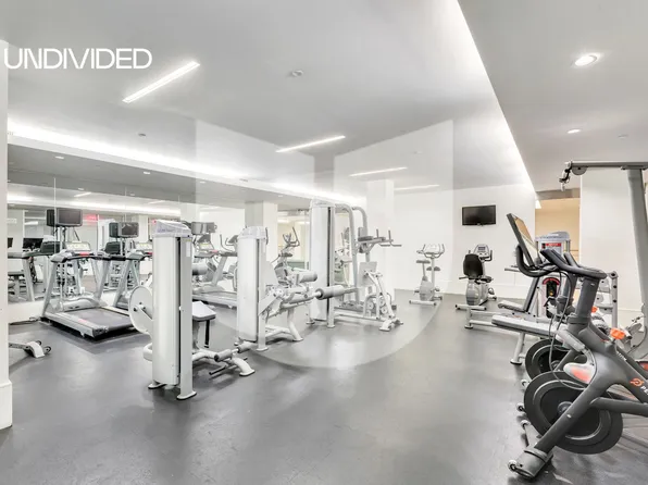 303 East 33rd Street image 13 of 16