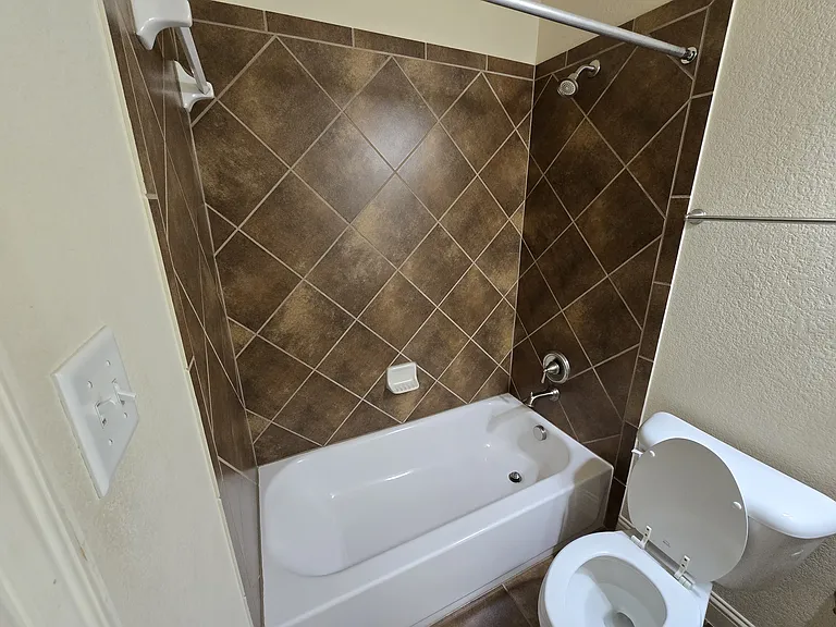 7924 Osborn Pkwy — Photo 22