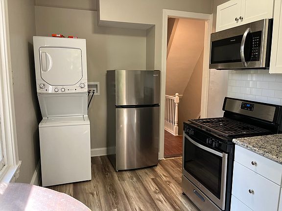 Brand new washer/dryer in unit!