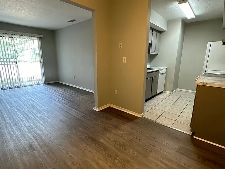 Ironwood Apartments — Photo 25