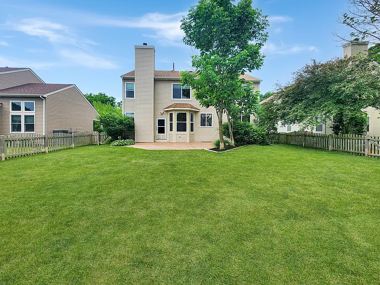 460 Arlington Ln — Photo 15