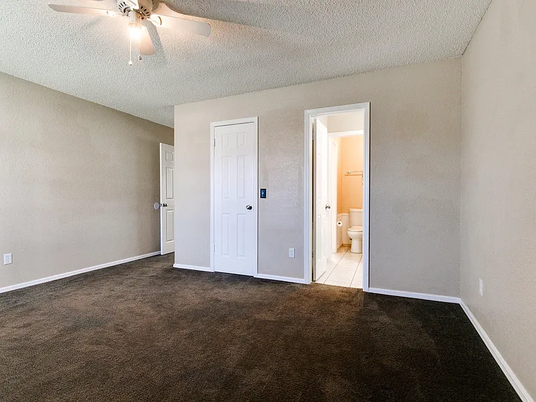 8704 NW 86th Pl — Photo 30