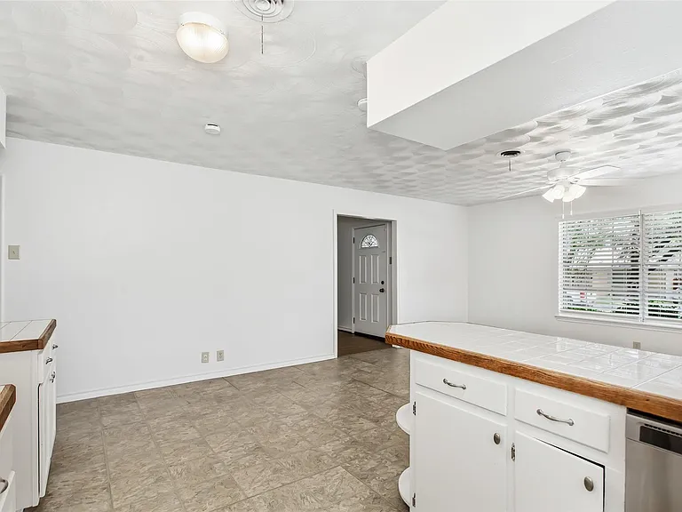 11050 Wyatt St — Photo 10