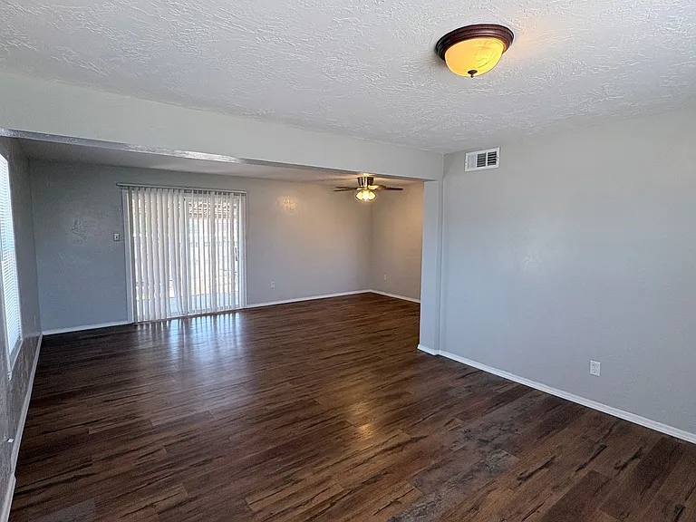 305 Swinging Spear Rd — Photo 3