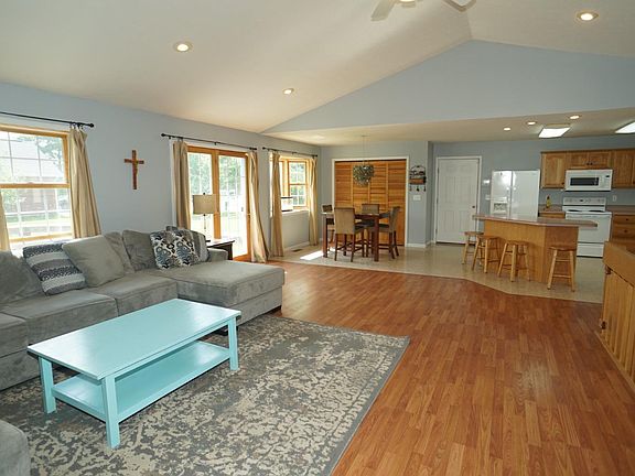4th image of 310 Arlington Dr Lot 45