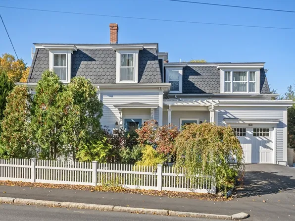 58 Hancock St, Lexington, MA 02420