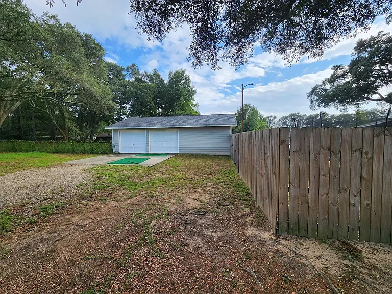 2315 Reva Cir — Photo 23