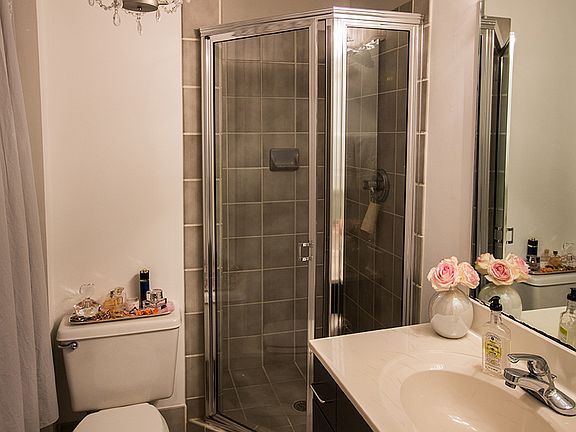 4 piece bathroom