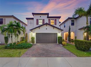 3308 W 95th Ter, Hialeah, FL 33018