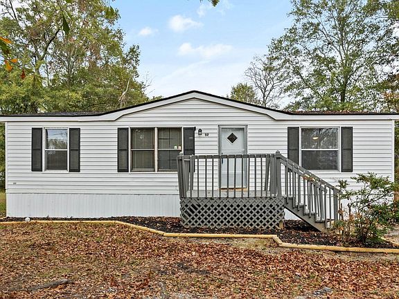 2nd image of 32 Cambridge Dr