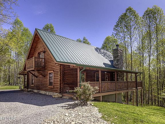 3rd image of 410 Ridge Circle Rd