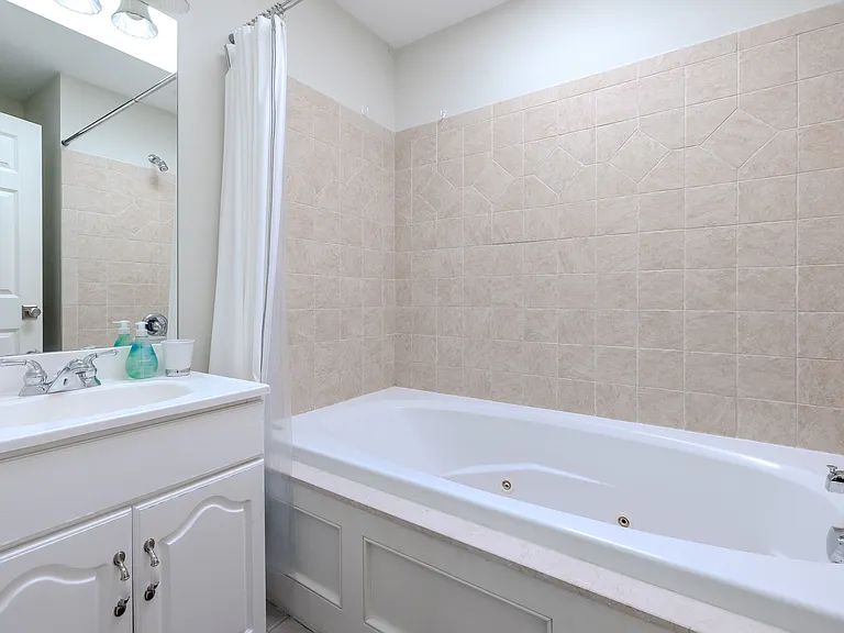16 Ocean Pkwy — Photo 13