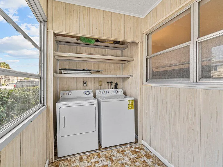 260 Brittany Ave #F — Photo 19