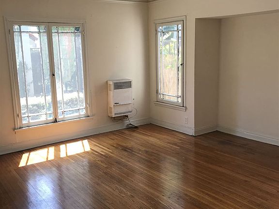 4th image of 5312 Romaine St