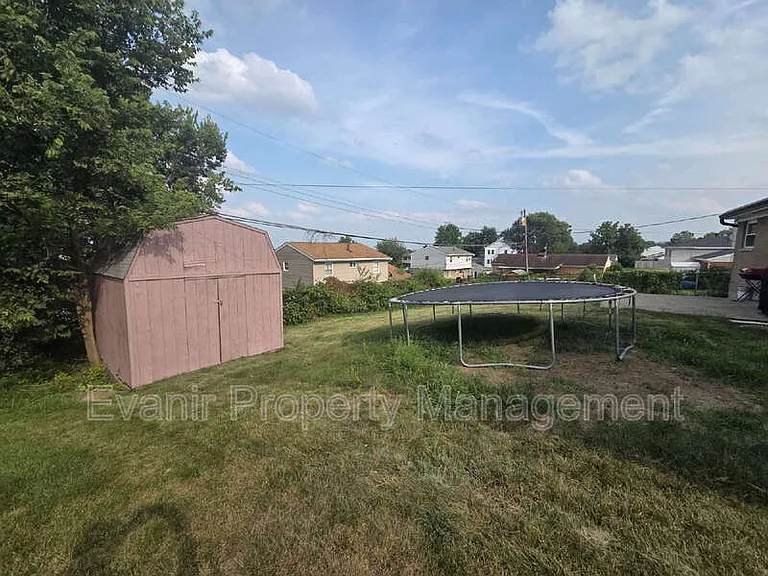 11884 Hamden Dr — Photo 27