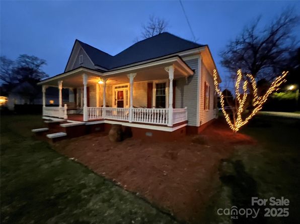 818 Calhoun St, Johnston, SC 29832