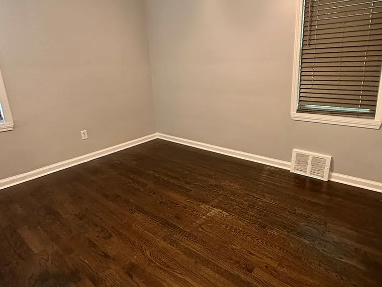 505 Gardendale St — Photo 9