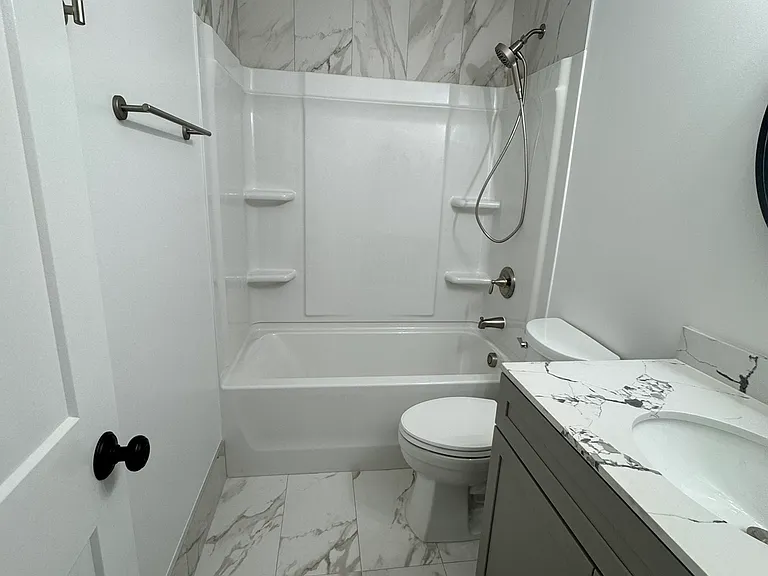 Hall Bath 2