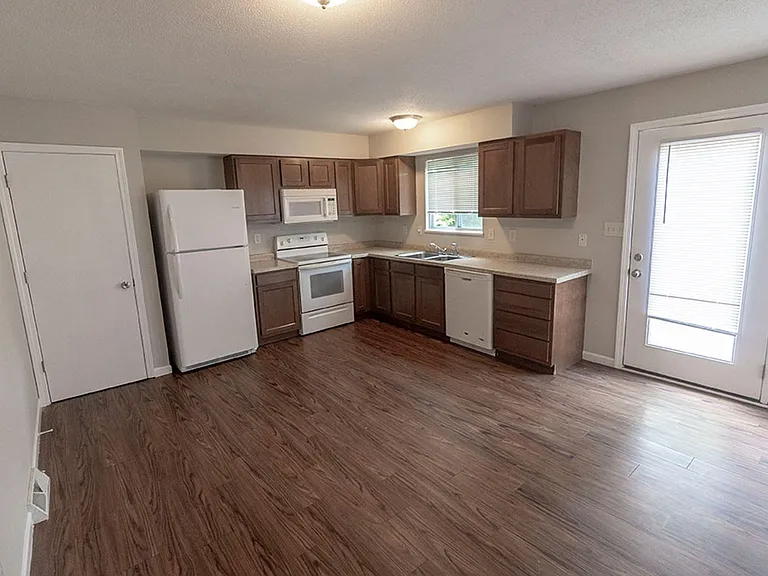 1305 N Golf Blvd #A — Photo 5
