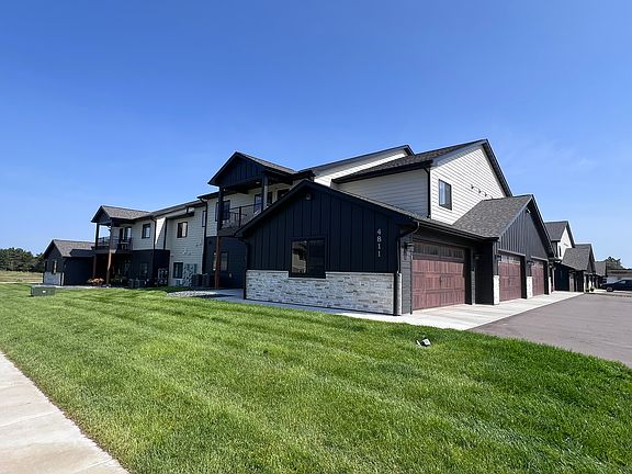 2nd image of 4823 Woodland Park Dr #8