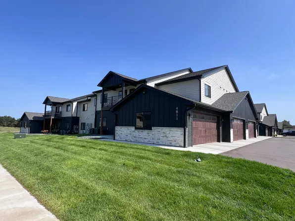 4847 Woodland Park Dr, Eau Claire, WI