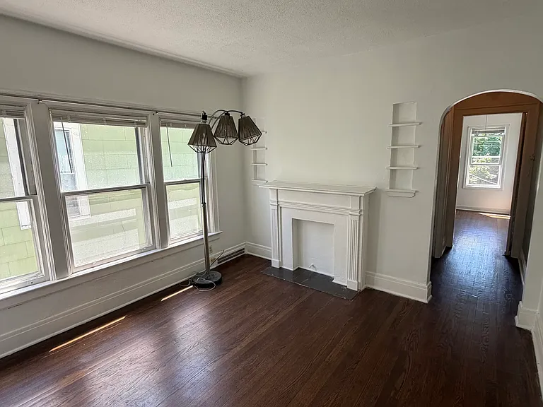 53 Ardmore Pl #3 — Photo 4