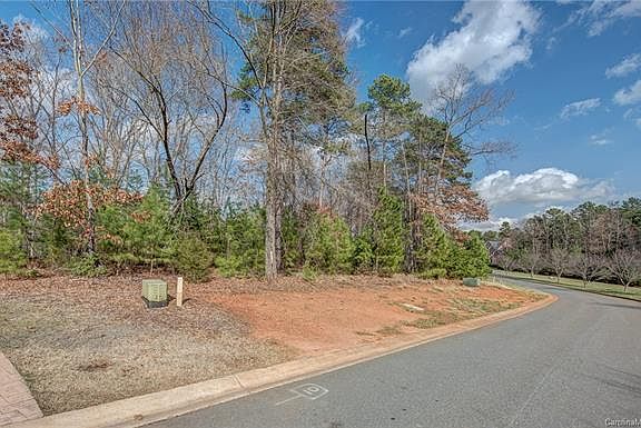 5th image of 3240 Ashwood Park Dr