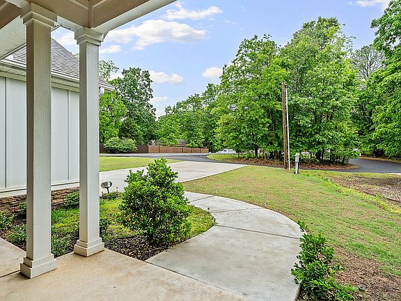 3rd image of 3 Donington Cir