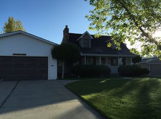 1555 Colorado Dr, Green River, WY 82935