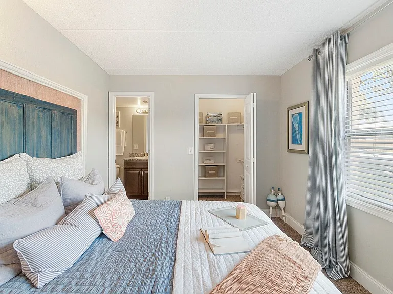 Sea Oats Apartments — Photo 16