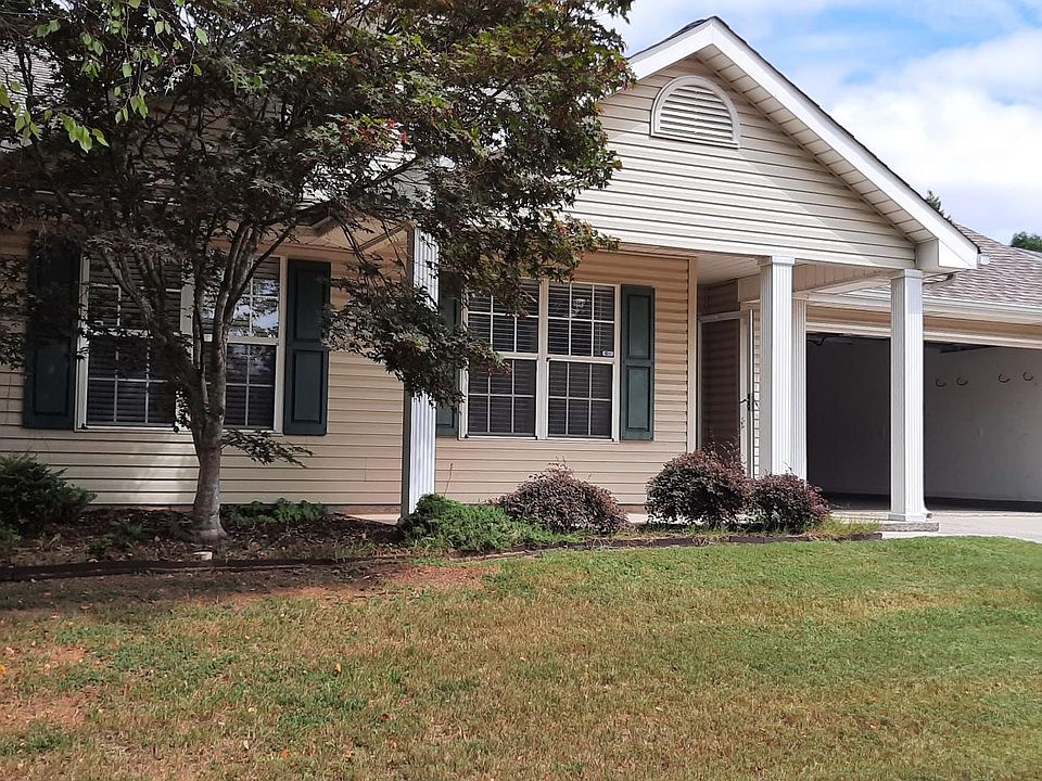 1st image of 203 Iron Wood Ct
