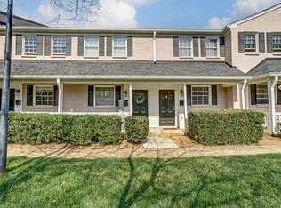 1224 Green Oaks Ln APT I, Charlotte, NC 28205