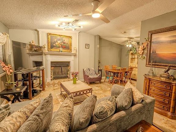 3rd image of 4801 Cabob St
