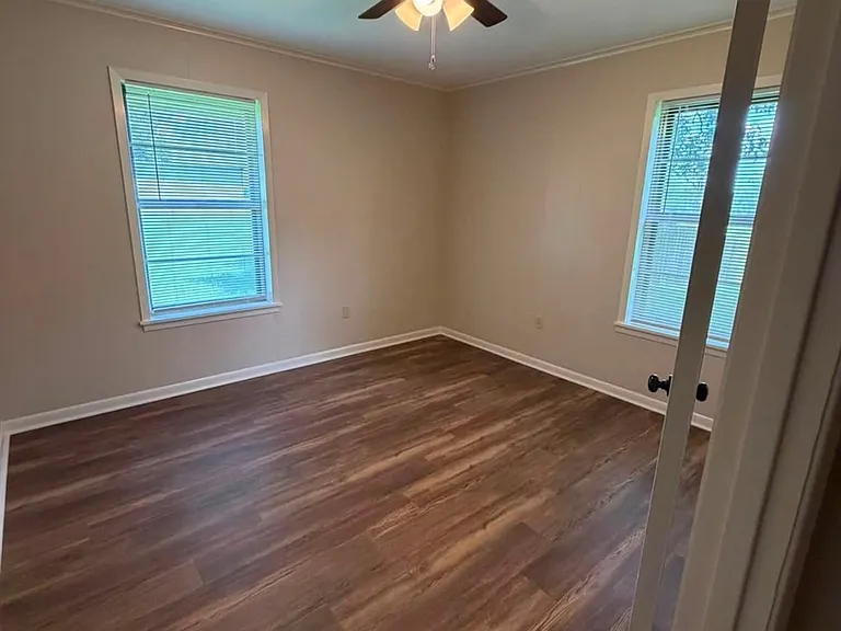 18450 Highway 110 N — Photo 11