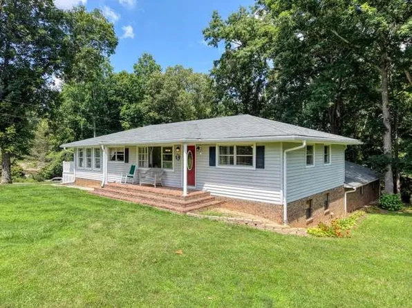52 Farner Plott Dr, Blairsville, GA 30512