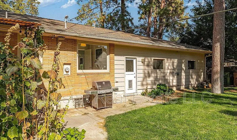 4 bed, 2.0 bath, $3,500 — Photo 3