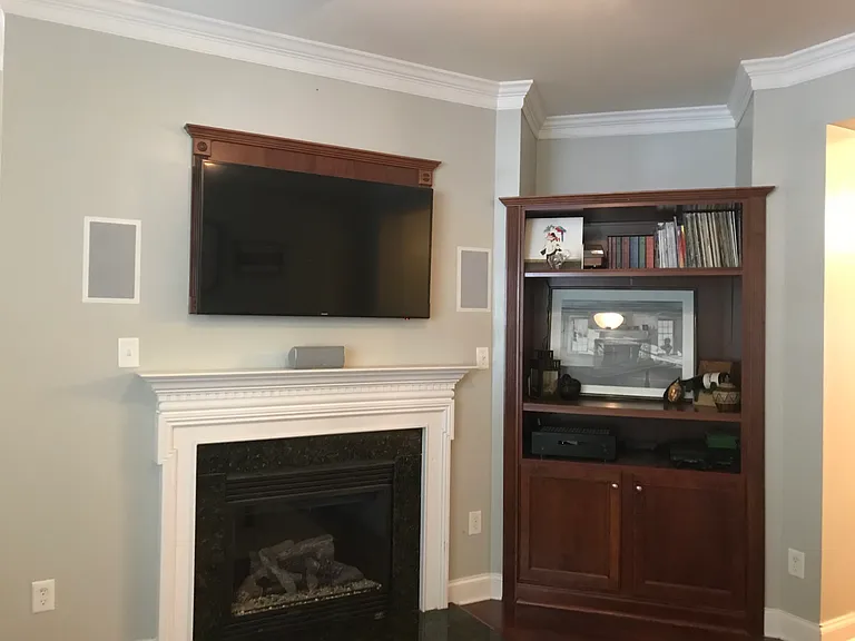 301 Hurston Cir — Photo 11