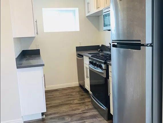 5th image of 20708 Saticoy St #B