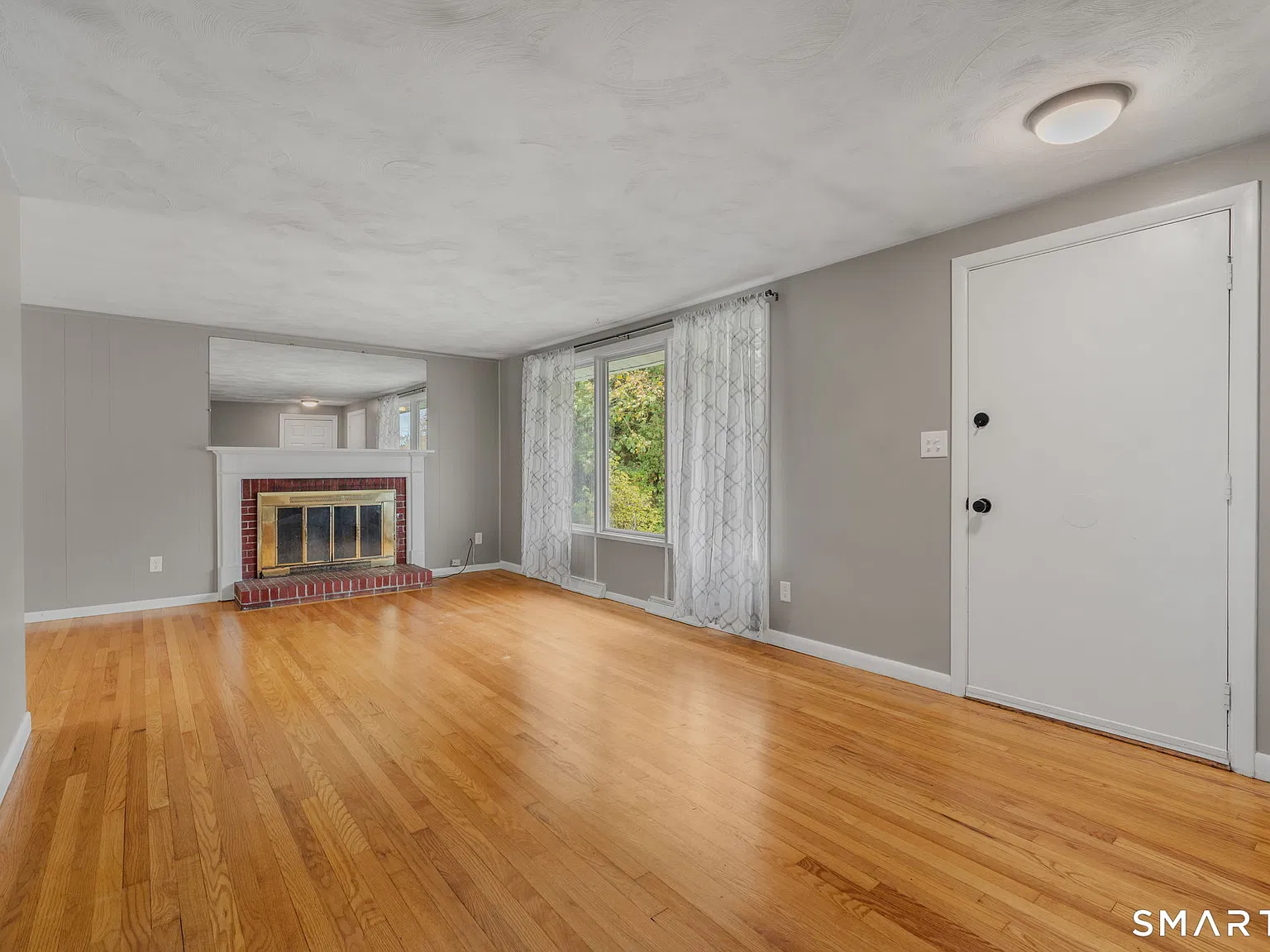 3 bed, 1.0 bath, 1496 sqft, $2,800 — Photo 2