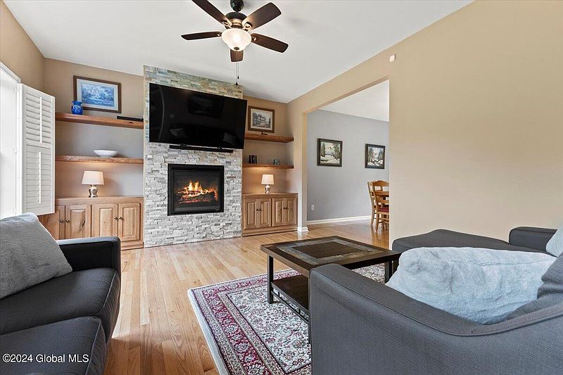 3rd image of 34 Morgans Way